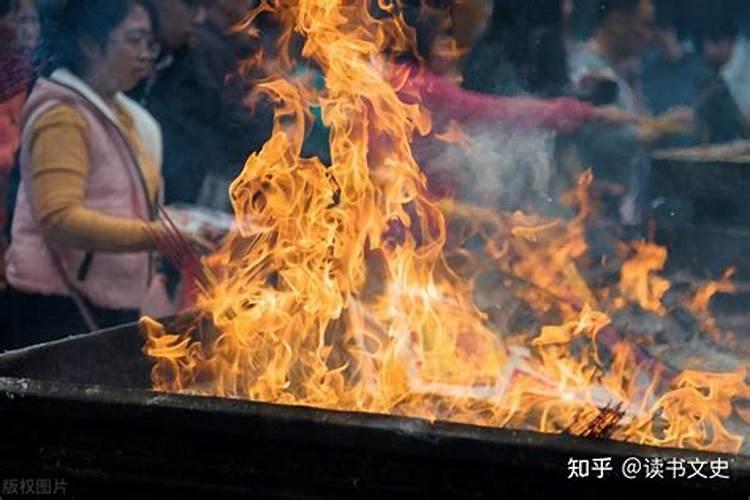 过年什么时候给死去的亲人烧纸